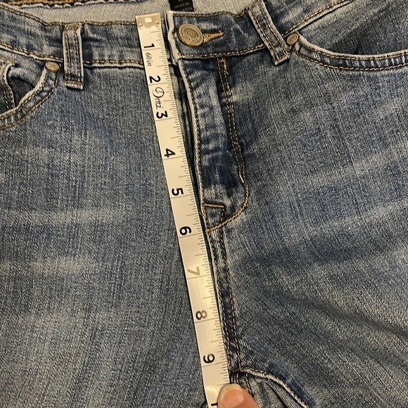 Code Bleu Women’s sz 8A Jeans Maya Straight leg light wash, distressed, preowned - Picture 11 of 12